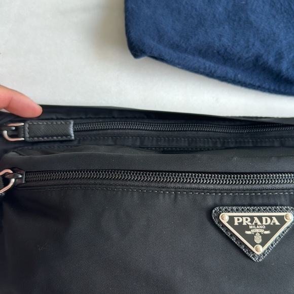Black PRADA nylon cross body bag unisex - Picture 7 of 9